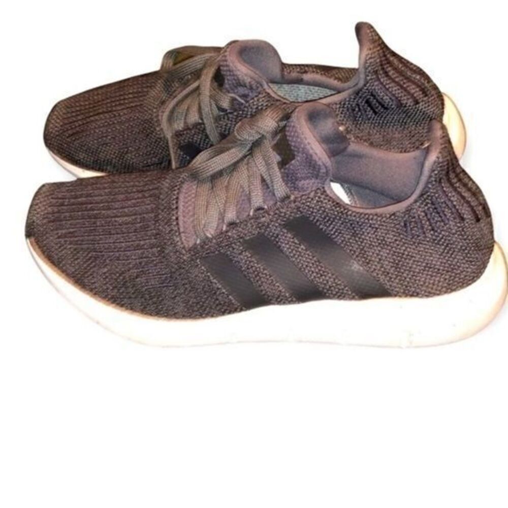 ADIDAS Originals 'Swift Run' Mens 9 Running Shoes Athletic Sneakers CG4116